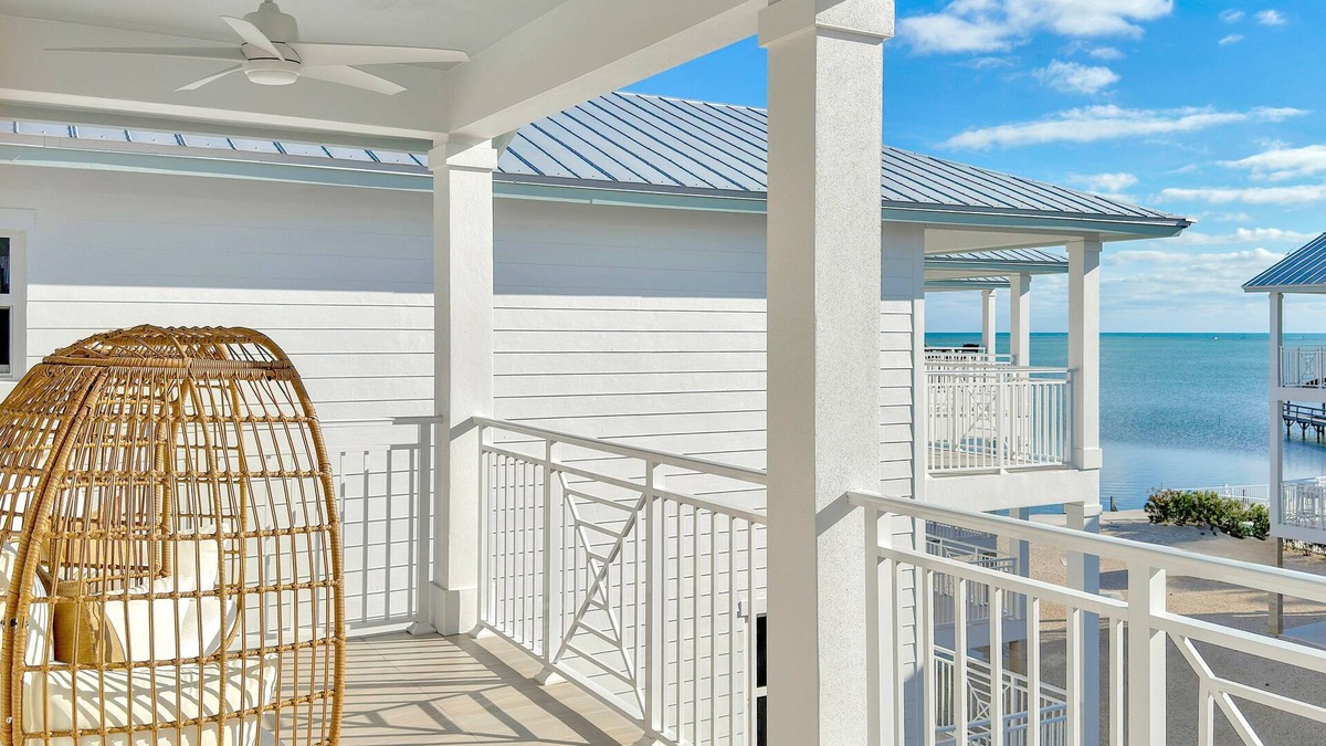 Islamorada House | At The Sandbar: Oceanfront, Htd Pool, Free Dockage, GameRoom, EV Charger
