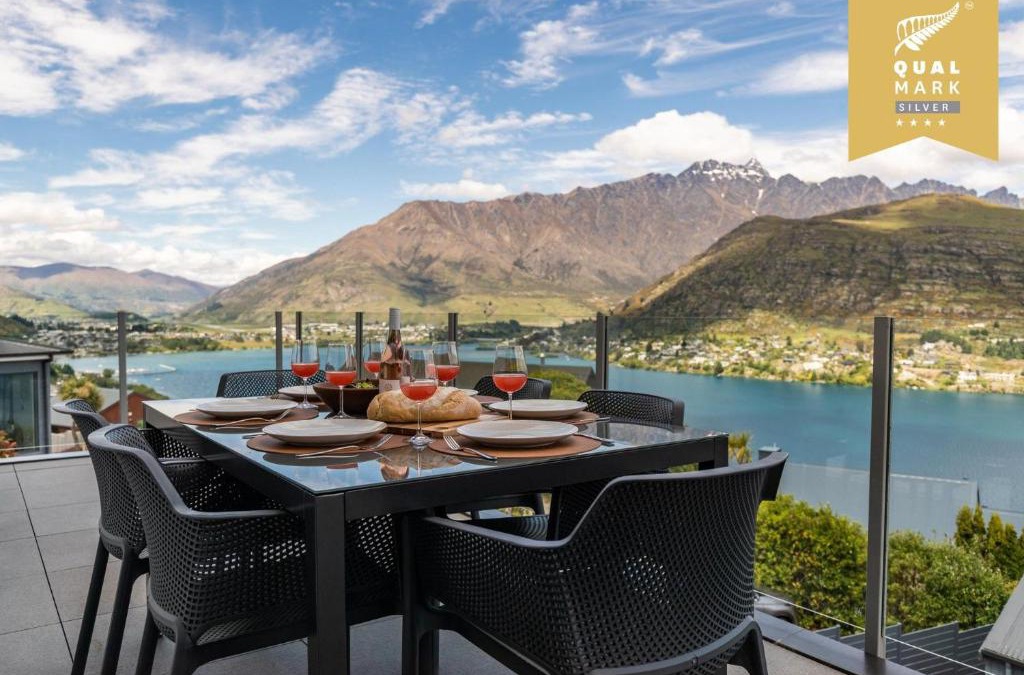 Queenstown House | Ataahua Views Entire Home