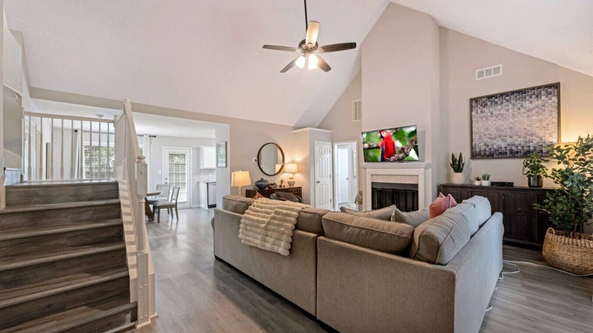 Church Street House | ATH - 4BR - Riverdale - Newly Decorated (sandy)