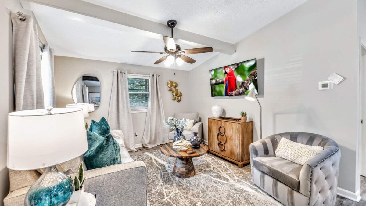 Dallas House | ATH - Dallas-2BR - Pet Friendly-Tranquil (Cole)