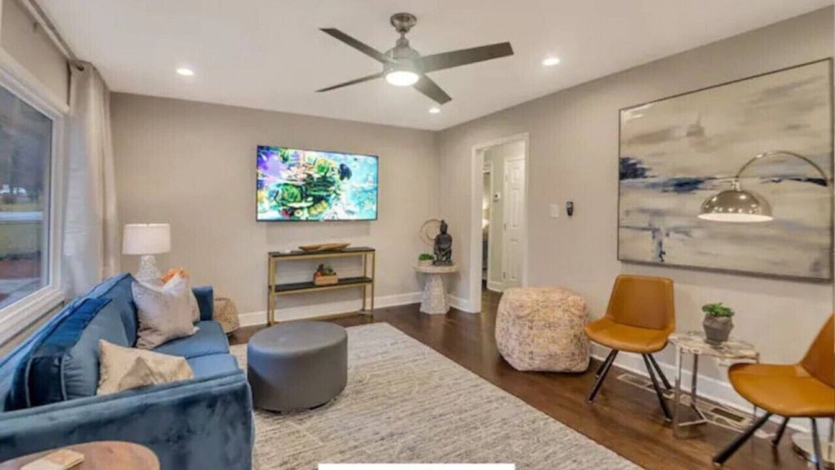 Smyrna House | ATH - Sleeps 6-3 Beds - Fenced/Pet friendly - Pat Mell