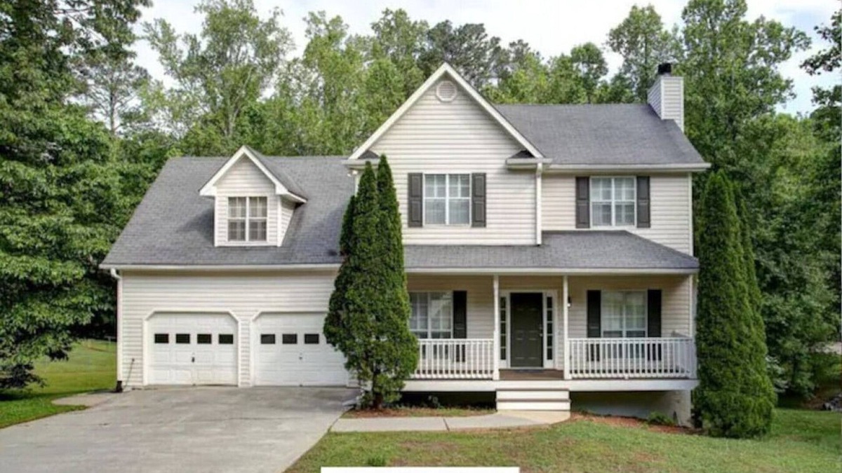 Acworth House | ATH - Sleeps 6 - 3 Beds - Pet friendly - Moonlight
