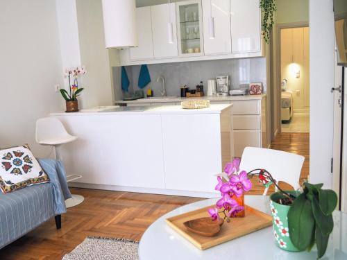 Ilisia Apartment | Athens White House