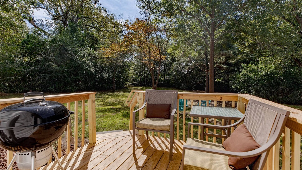 Perry House | AtHome+1 Stay | Quaint 1BR | Downtown Perry