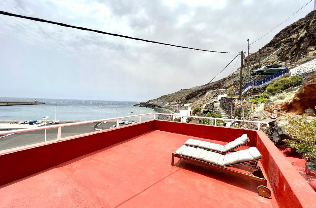 Puerto de la Estaca Apartment | Atico de 2 dormitorios con vista al Mar, a 100 m de playa