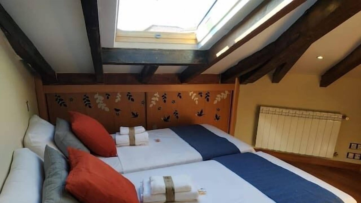 Valladolid Apartment | ATICO JUNTO PLAZA ESPAÑA IDEAL GRUPOS
