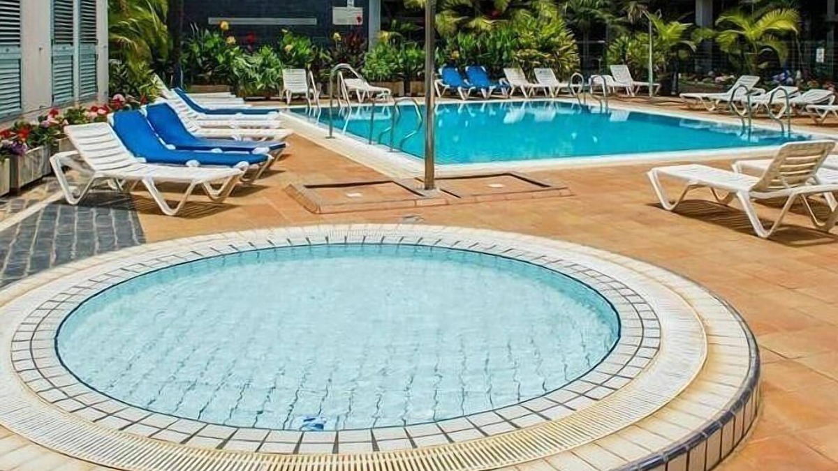 Sardina Apartment | Atico "Turquesa Beach" con piscina y wifi