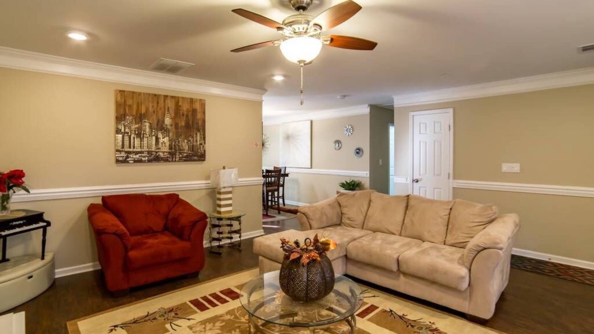 Riverdale House | Atlanta Airport District House; Minutes to Downtown Atlanta or Trillith Studios