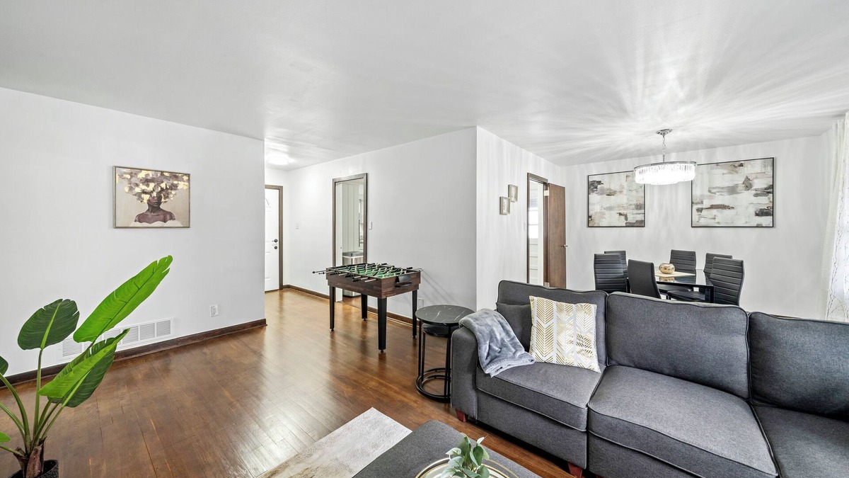 North Druid Hills House | Atlanta Oasis w/3 Queens & Backyard Near Hotspots