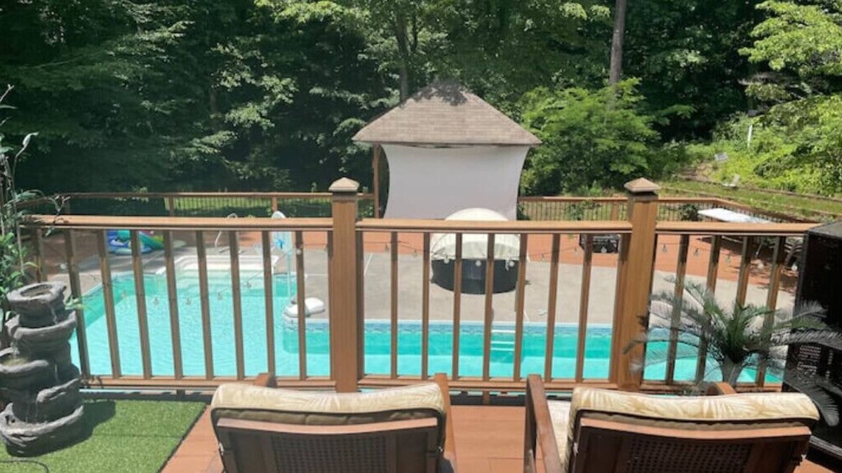 Mableton House | Atlanta's Tropical Oasis
