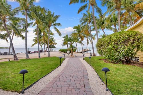 Tavernier Hotel | Atlantic Bay Resort