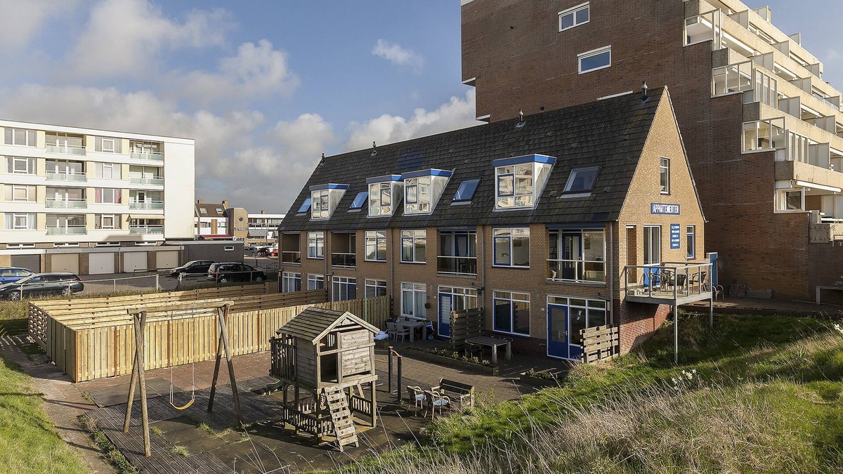 Egmond aan Zee Cottage | Atmospheric and luxurious holiday home with sea view on the dunes of Egmond aan Zee