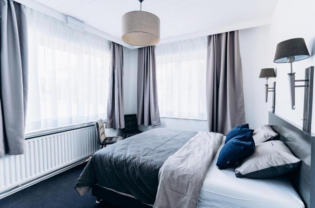 Strombeek-Bever Hotel | Atomihotel: Contemporary Comfort Steps from the Atomium!