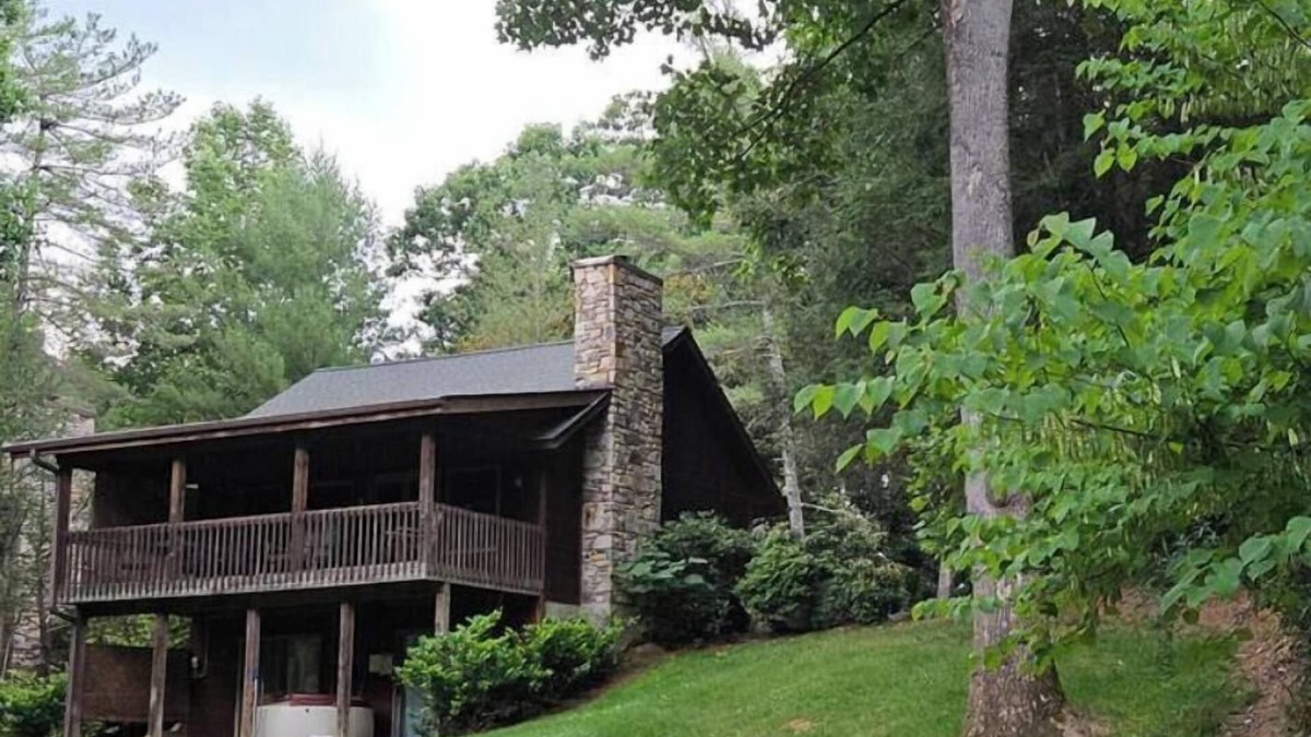 Skyland Cabin | Attractive 2 bedroom cabin w/hot tub
