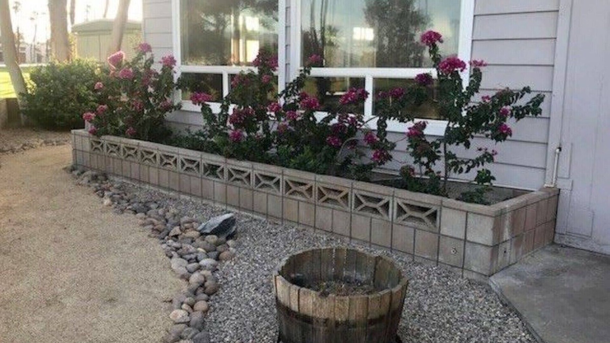 Thousand Palms House | Attractive home in a 55+ community, perfect for winter or summer