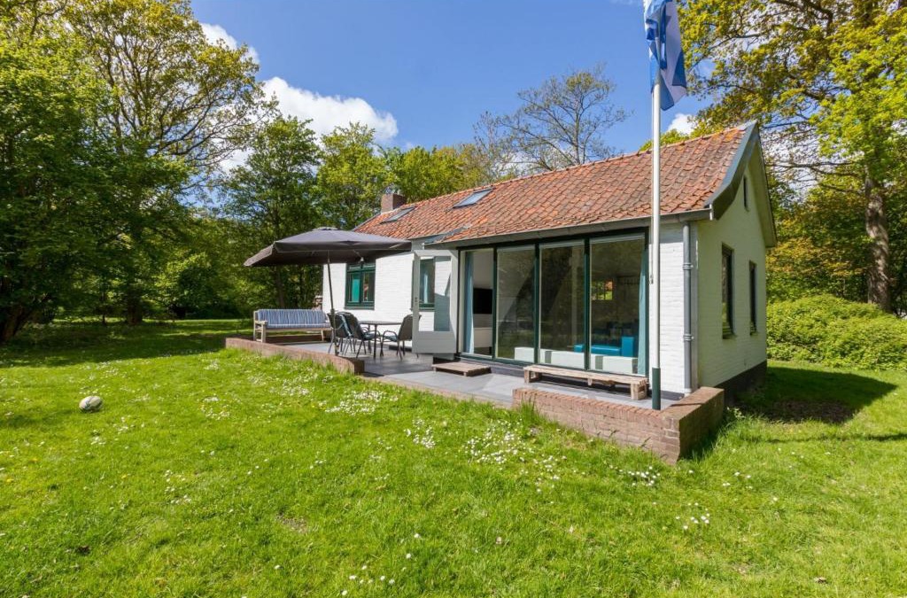 Breezand House | Attractive vacation home with spacious garden