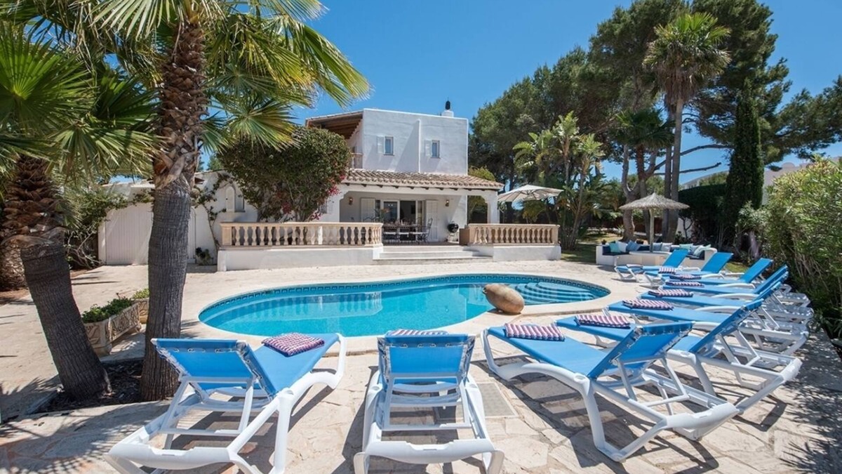 Cala Serena Villa | Attractive Villa with A/C, WiFi, Private HEATED POOL only 250m from the Idyllic Cala Serena Beach!