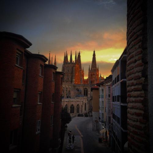 Burgos Apartment | Atuaire Home Vivienda en Perfecta ubicación al lado de la Catedral de Burgos