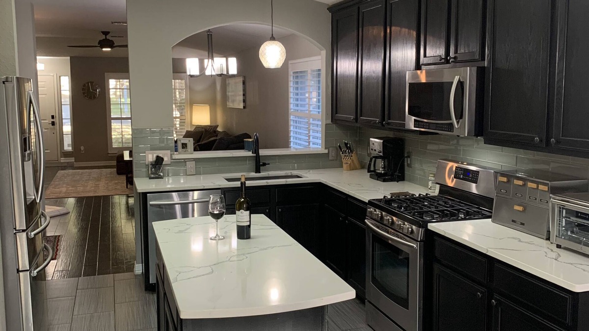 Milwood House | ATX Getaway! Pet Friendly- Large Deck & Luxury Bath