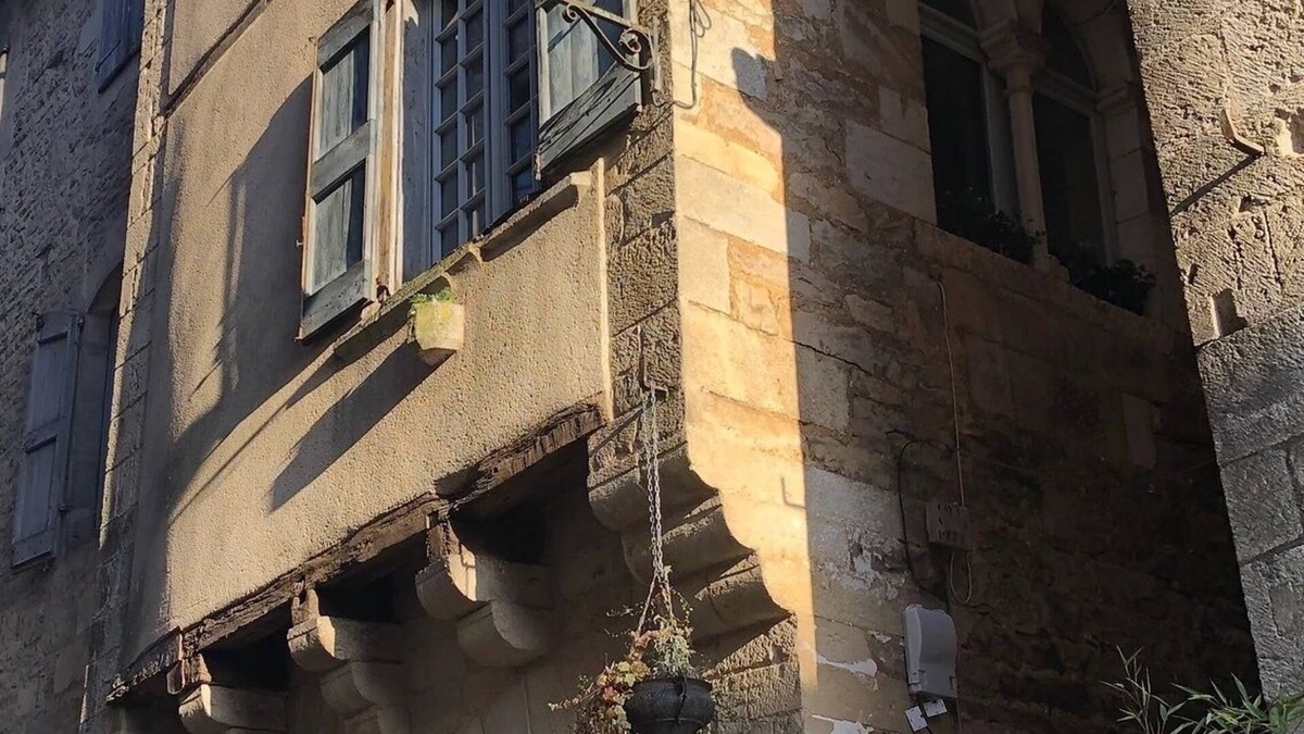 Caylus House | Atypical and charming Medieval house !