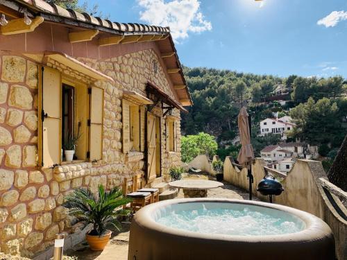 La Milliere House | Atypical forest house with jacuzzi