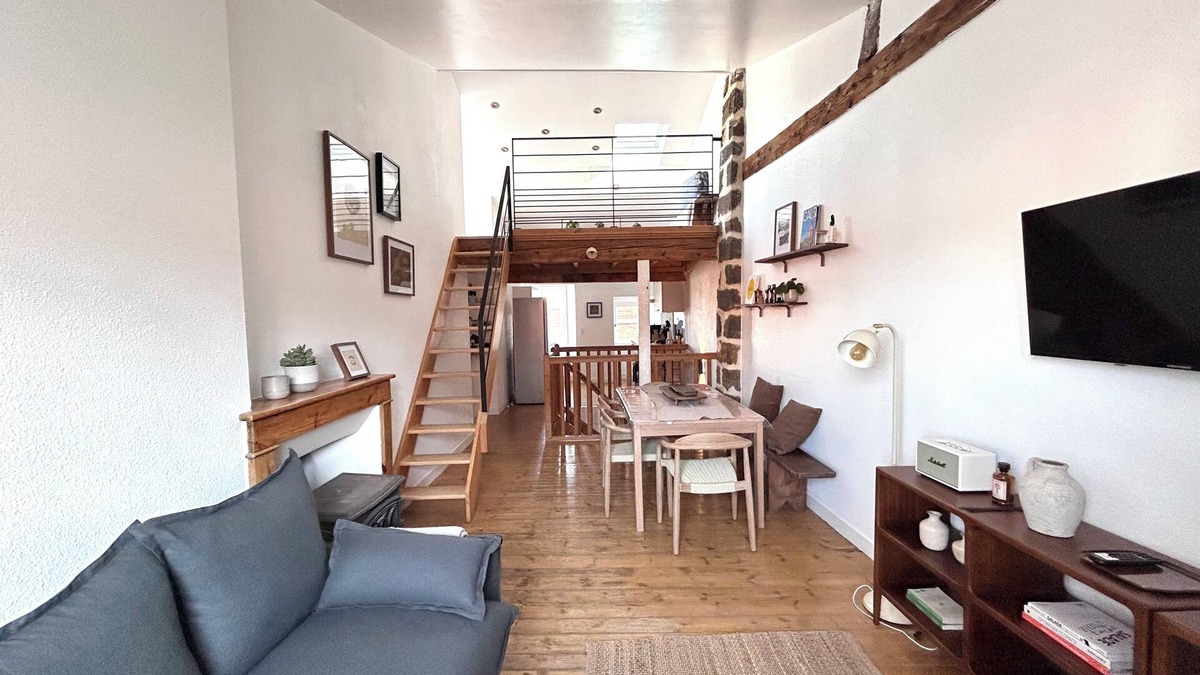 Le Puy-en-Velay House | Atypical house - In the heart of the historic center