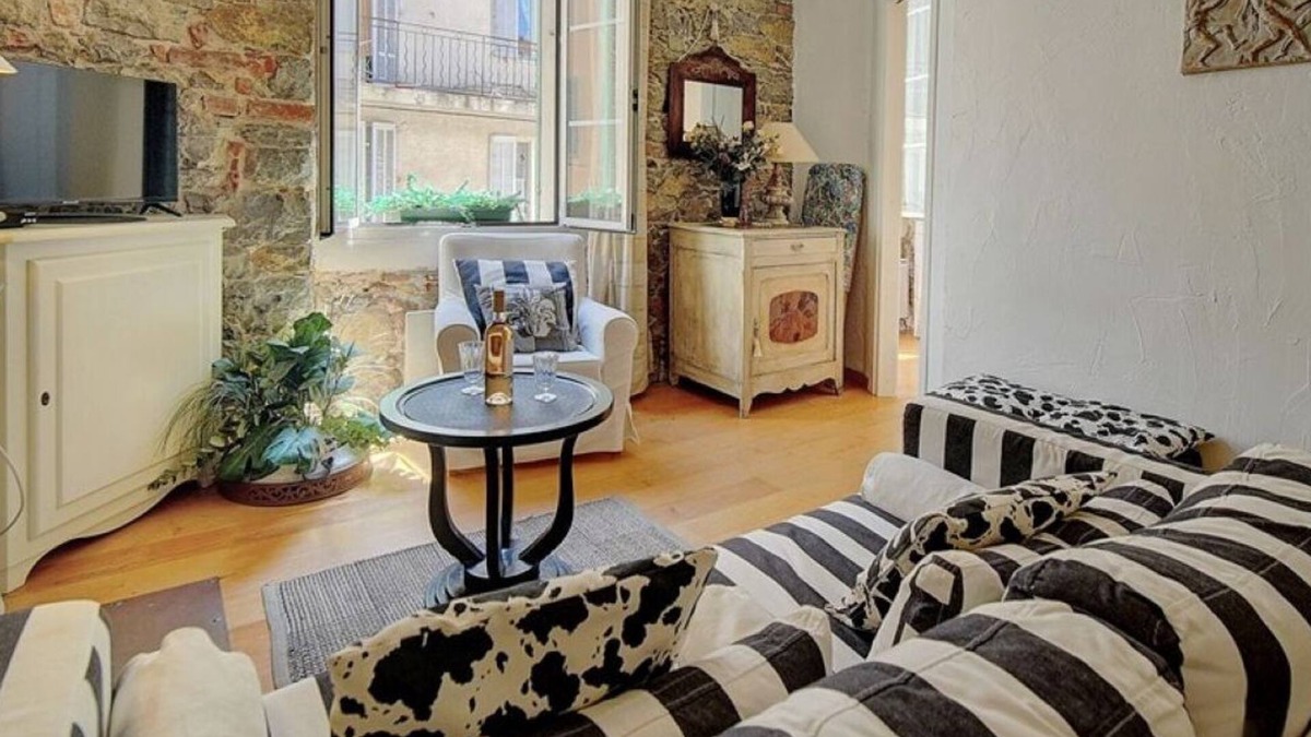 Cannes City Centre Apartment | ATYPIQUE APPARTEMENT 2 CHAMBRES SUQUET A2B159