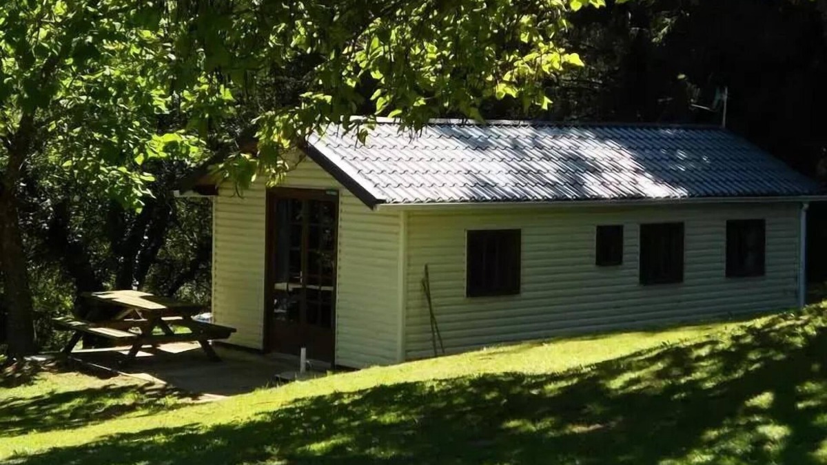 Correze Ski Chalet | Au Bois de Calais * - Chalet Oiseau: 2 bedrooms, 4 people