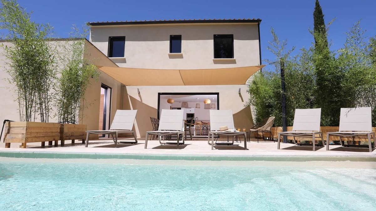 Vers-Pont-du-Gard Apartment | Au Clos de Manon « le Chêne », Villa Avec Piscine