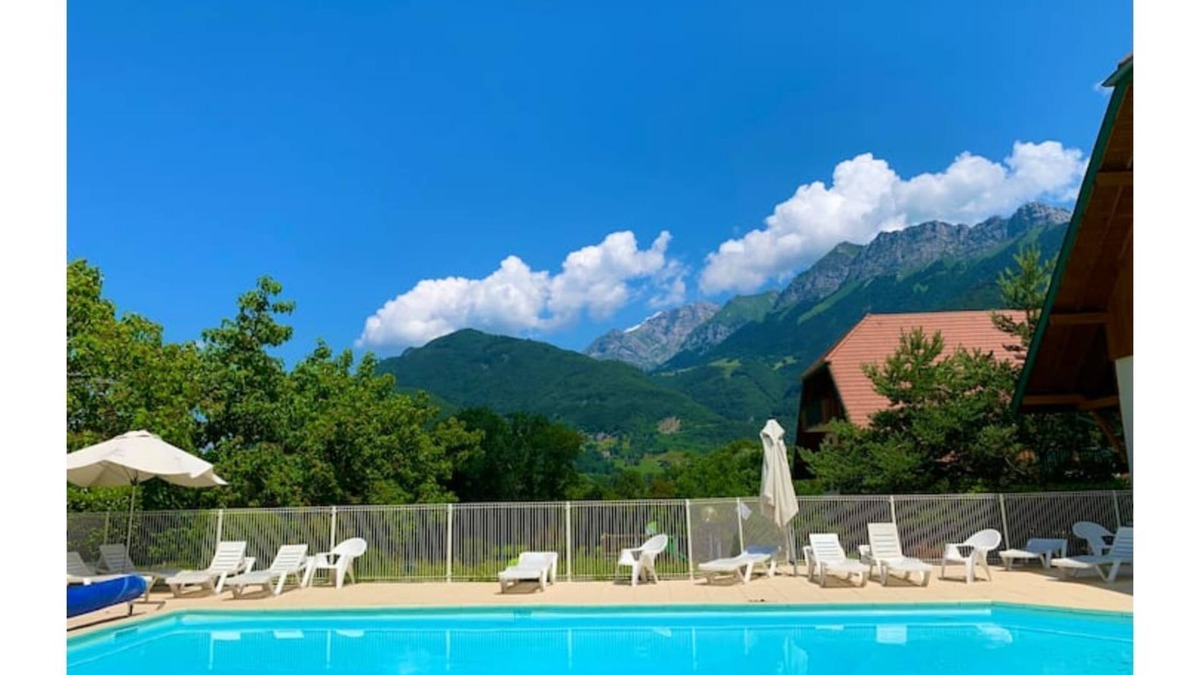 Faverges-Seythenex Apartment | AU COEUR DU GOLF **, Giez, near Lake Annecy