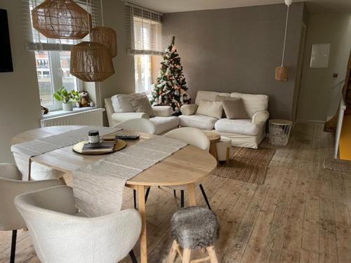 Mellet House | Au Coeur La Roche 2