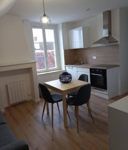Besancon Apartment | Au Montjoux, côté jardin