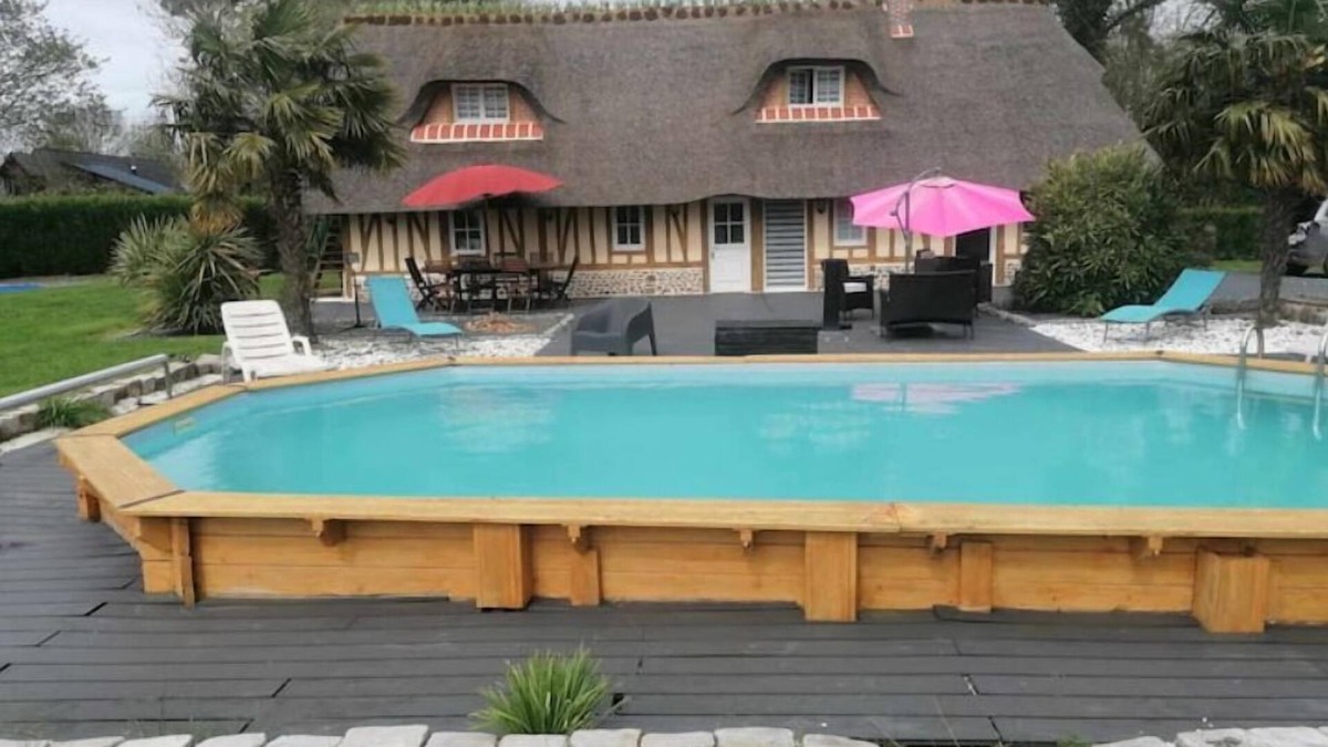 Saint-Pierre-des-Ifs House | Au Petit Champignon. Jolie Chaumière