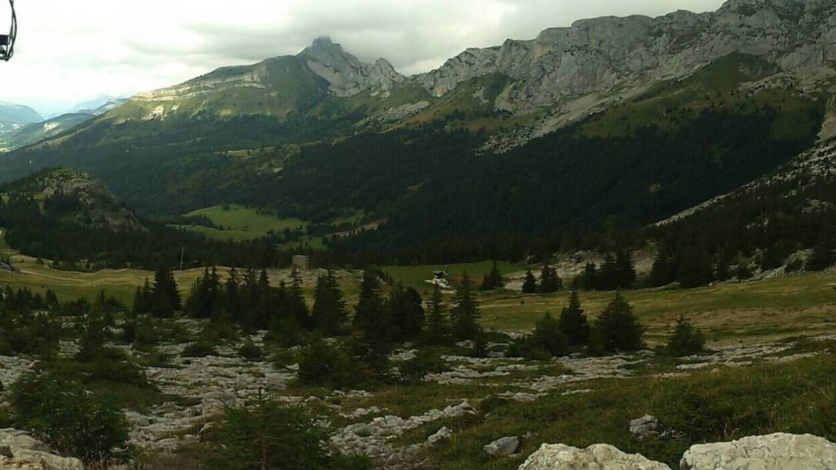 Villard-de-Lans Apartment | Au Pied des Pistes et Randonnées. Très Belle vue sur la Montagne et la Vallée