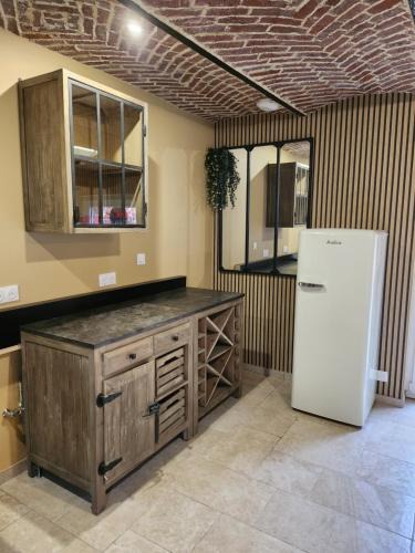 Gosnay Apartment | AU TEMPS JADIS - Gîte Atypique dans une ancienne Etable Cour privée
