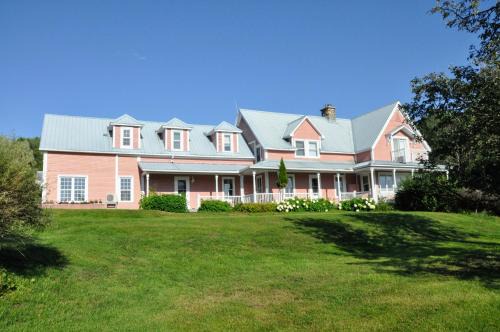 Hatley Hotel | Auberge Le Tricorne