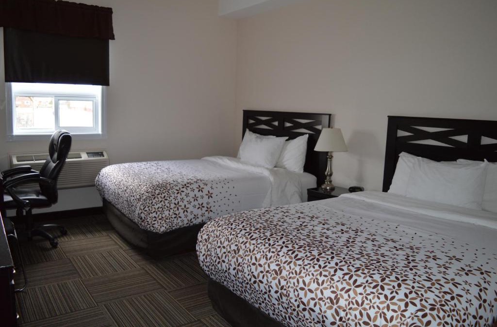 Iroquois Falls Hotel | Auberge MacDonald Guest Inn