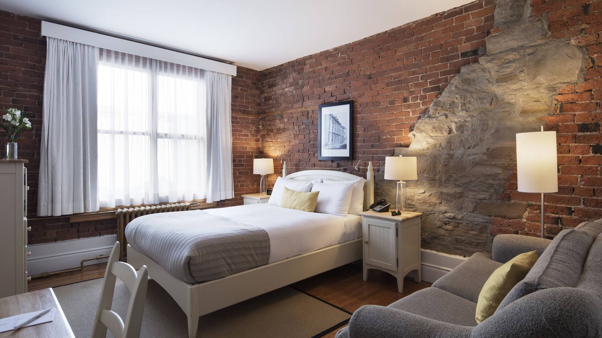 Lower Town Hotel | Auberge Saint-Pierre