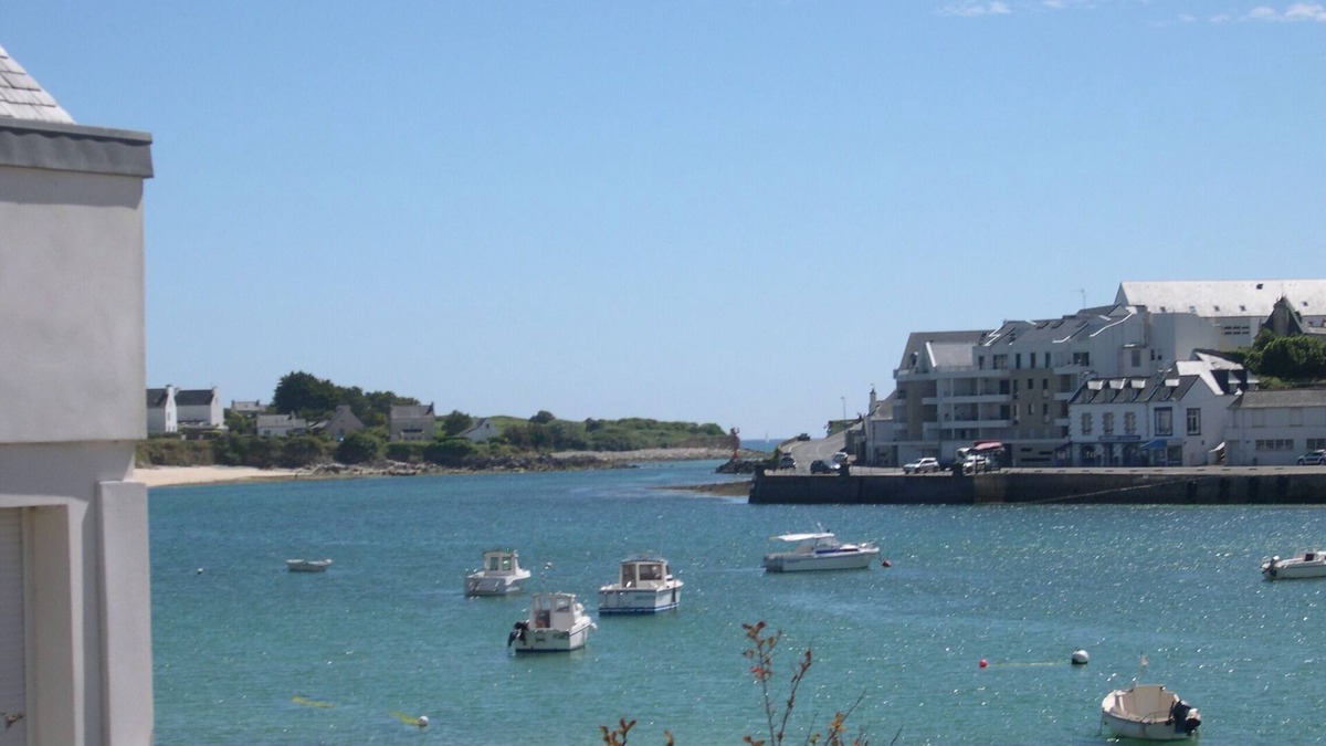 Finistere Apartment | Audierne. plouhinec apartment overlooking the port of Audierne sea view