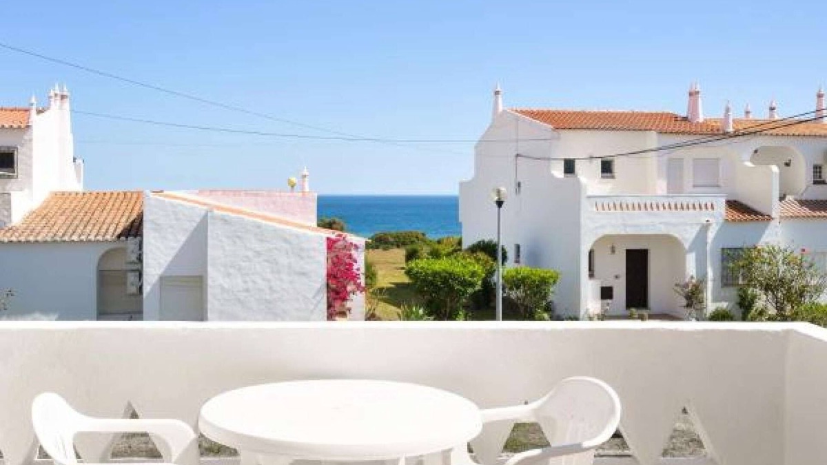 Alporchinhos Apartment | Auffret Holidays - 713114/AL