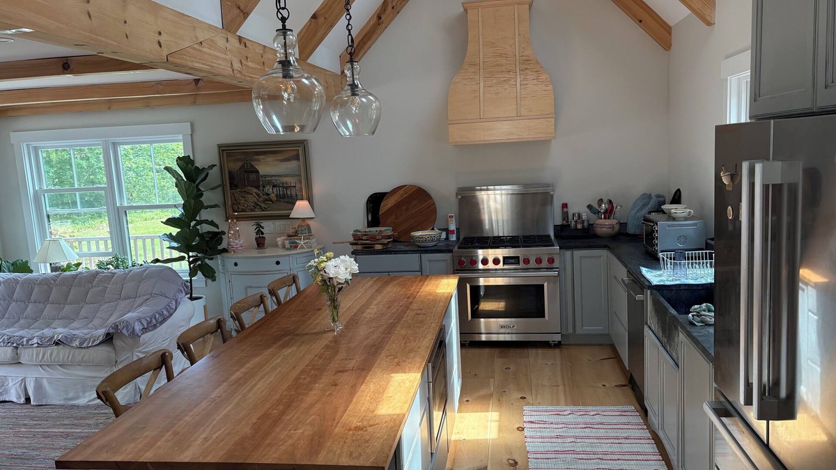 West Tisbury House | August 17-31 avail at this West Tisbury home on Martha’s Vineyard! Fair Week!