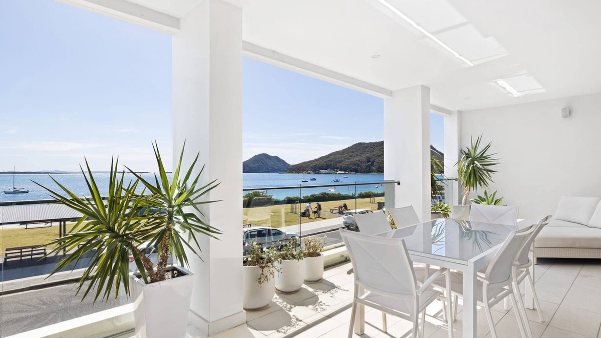Shoal Bay House | Aura 2 apartment with Spectacular Views