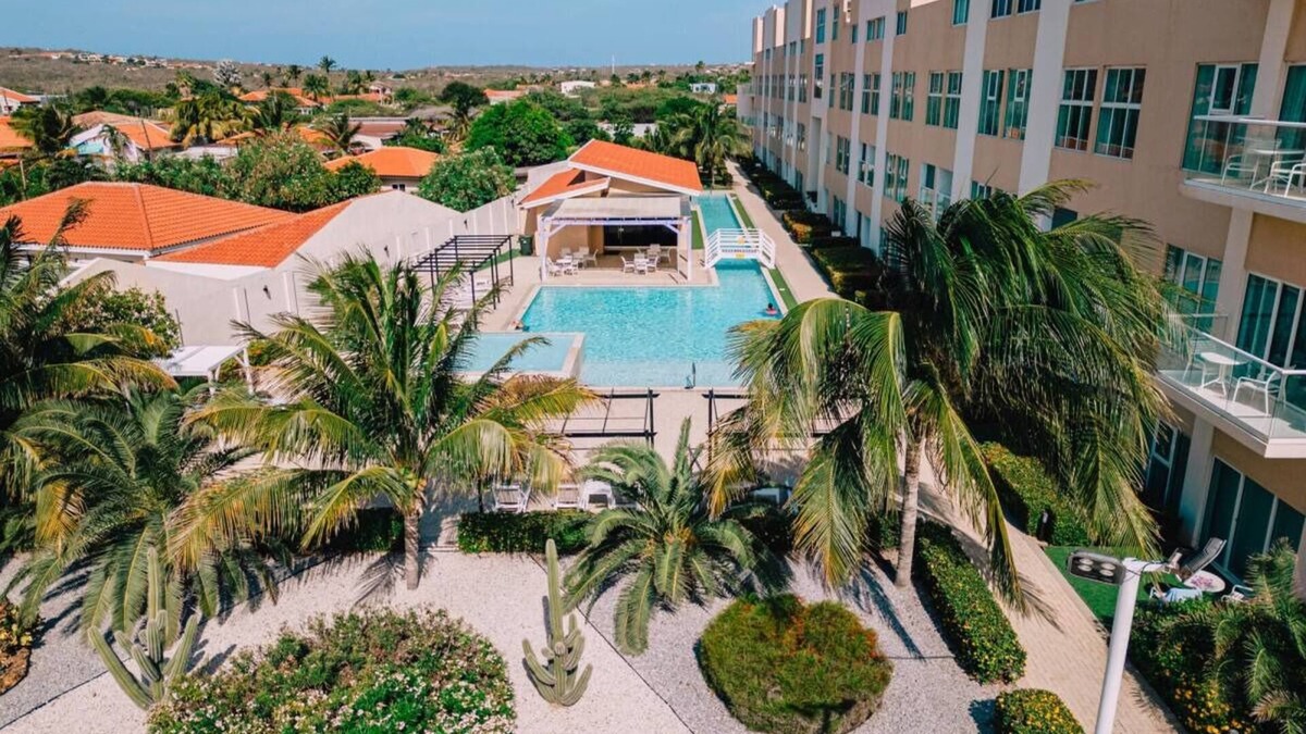 Jaburibari Apartment | Aurba Sun and Sand: 2-bedroom apartment in welcoming Noord with WiFi, AC, Gym