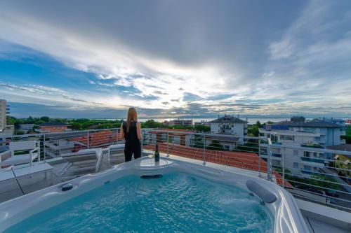 Lignano Sabbiadoro Apartment | Aurea Attico con Jacuzzi e vista mare Lignano