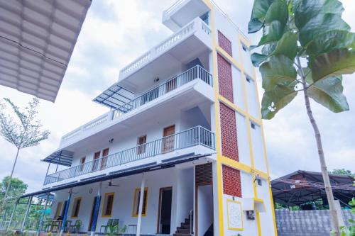 Bommayapalayam Hotel | Auro Ocean View Residency