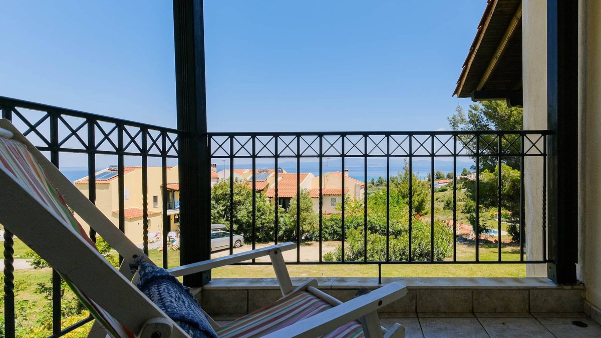 Pallini House | Aurora 2-bdrm Maisonette with shared pool, Hanioti