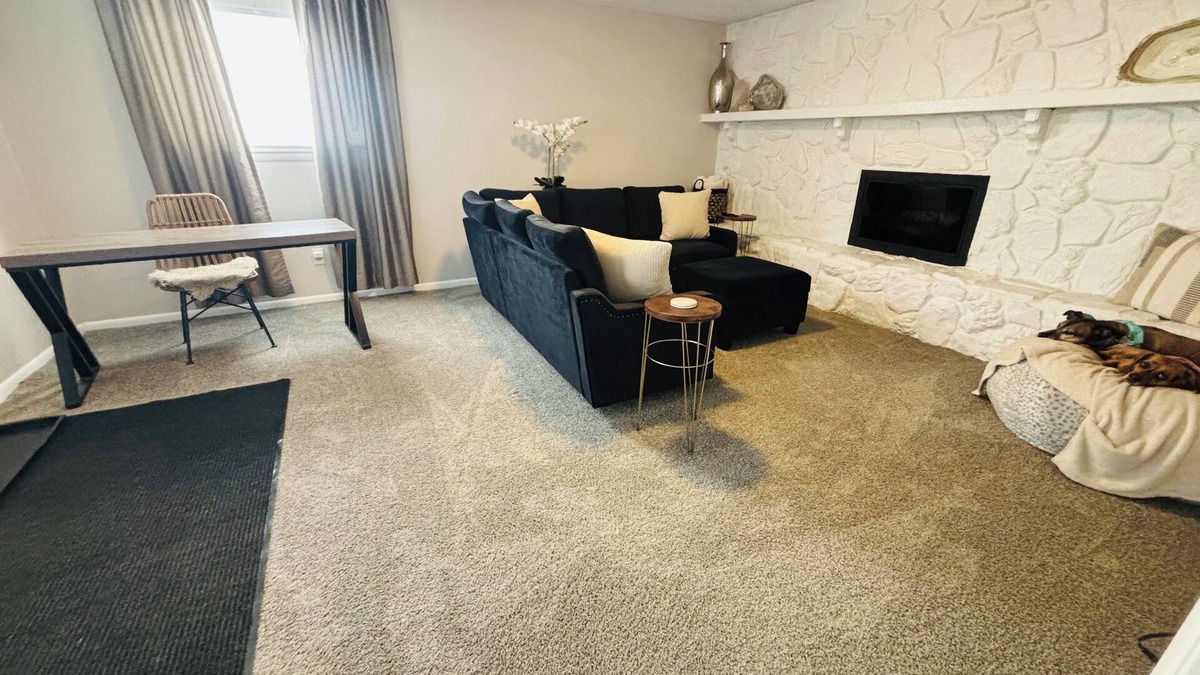 Delmar Parkway House | Aurora-Denver Charming 2-bedroom house w private gated outside space