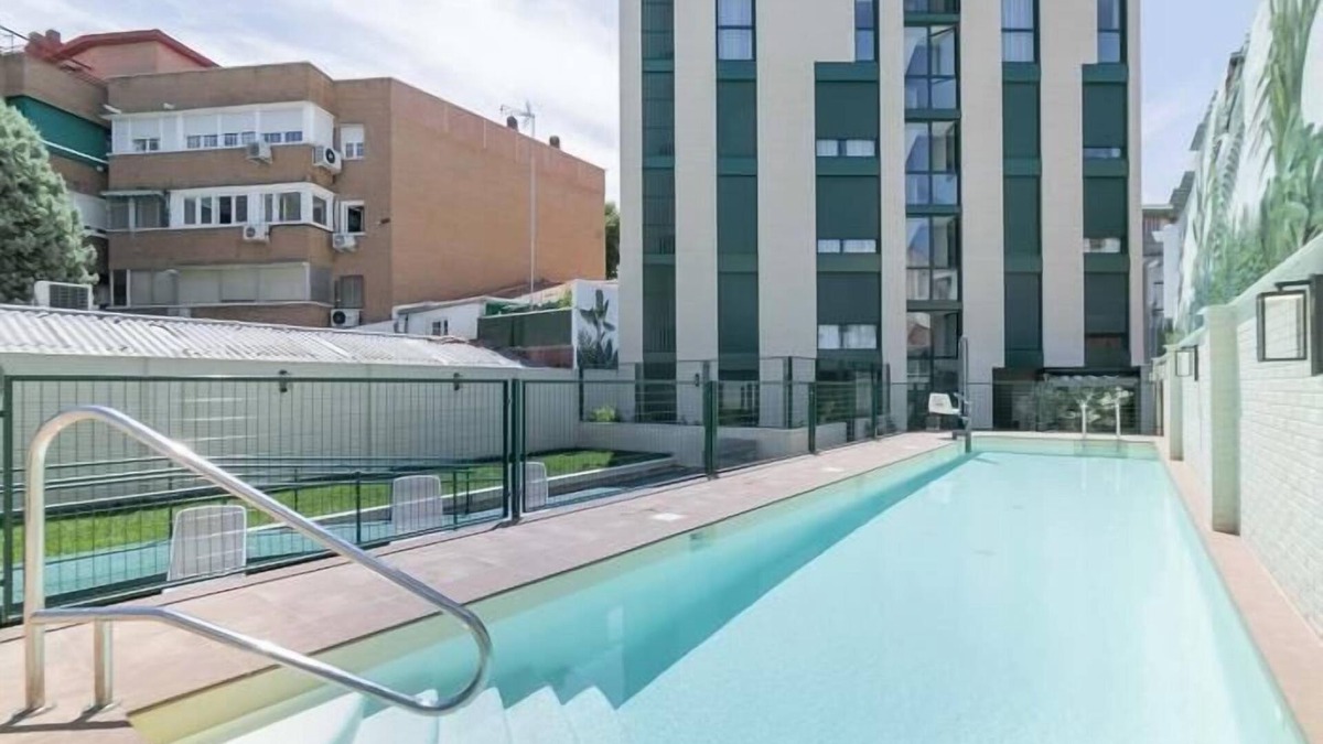 Carabanchel Apartment | Aurora Stays by Charming XV, penthouse with terrace and parking