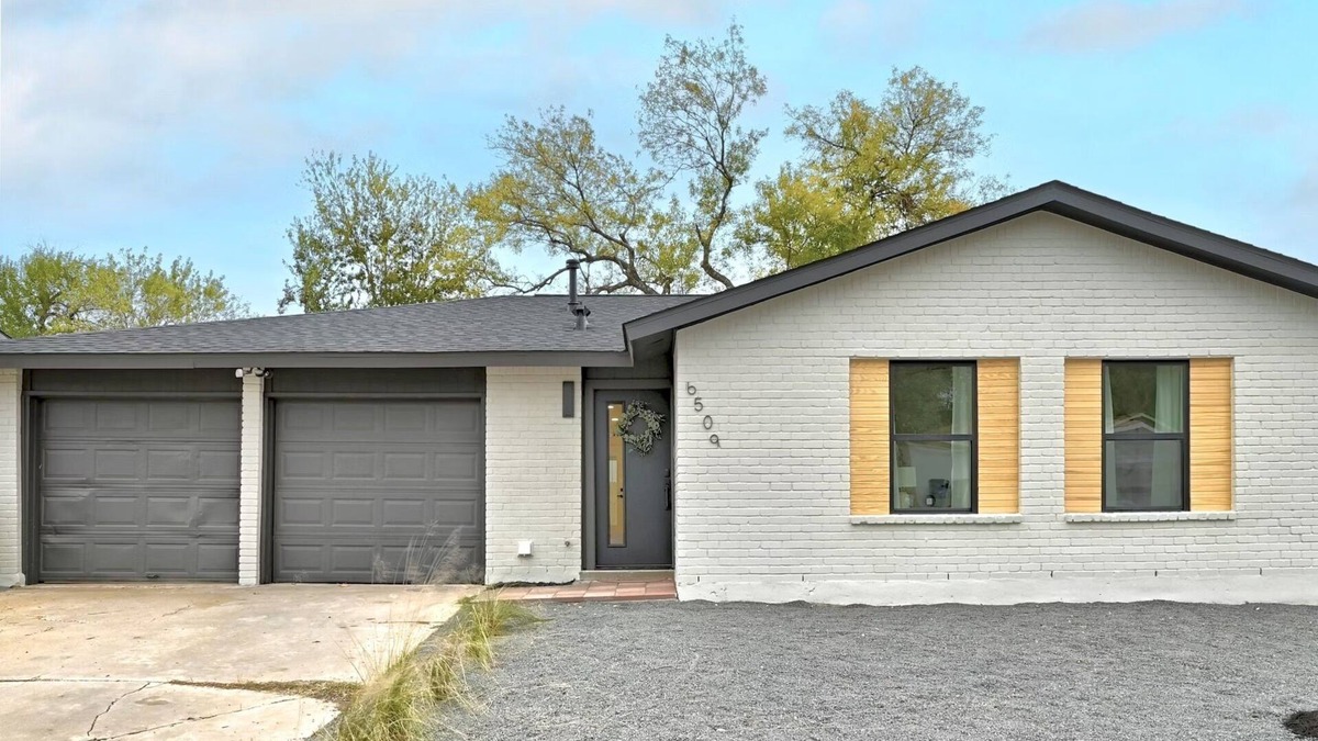 Sweetbriar House | Austin Escape: Stylish 3BR/4 Beds + Private Pool