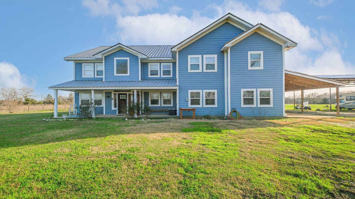Bellville House | Austin Estate - Spacious home sleeps 24 in charming Bellville with a pool.